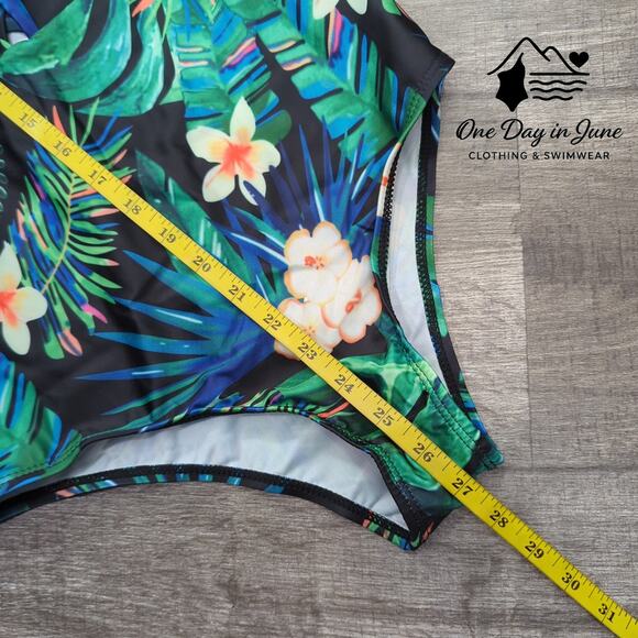 Wildbreath V Neck One Piece Swimsuit Size L - Picture 4 of 5